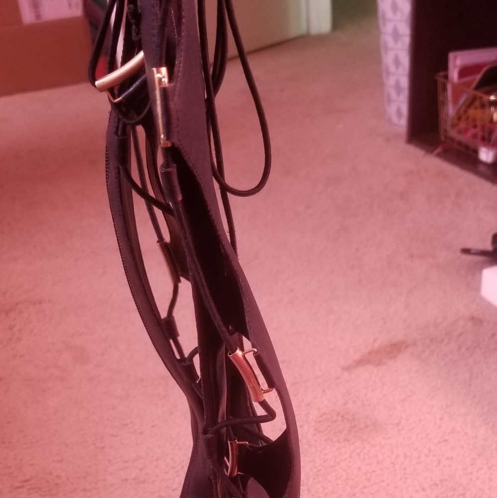 Heels - Picture 5 of 5